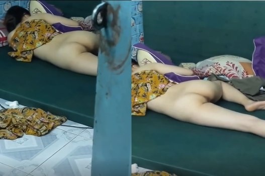 clip sex - Lẻn phòng em hàng xóm ngắm lồn