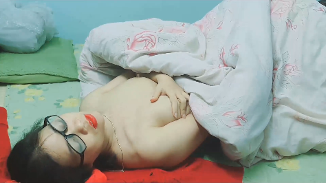 Mấy con kính cận dâm vl, dùng sextoy phê phọt nước - viet69